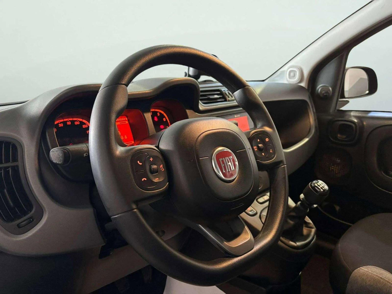https://cdn-flexicar.caraffinity.it/public_appraisal_images_pro/images/stock/236277/ygw7sJ0fne__WhatsApp Image 2026-03-25 at 17.33.25 (3).jpg